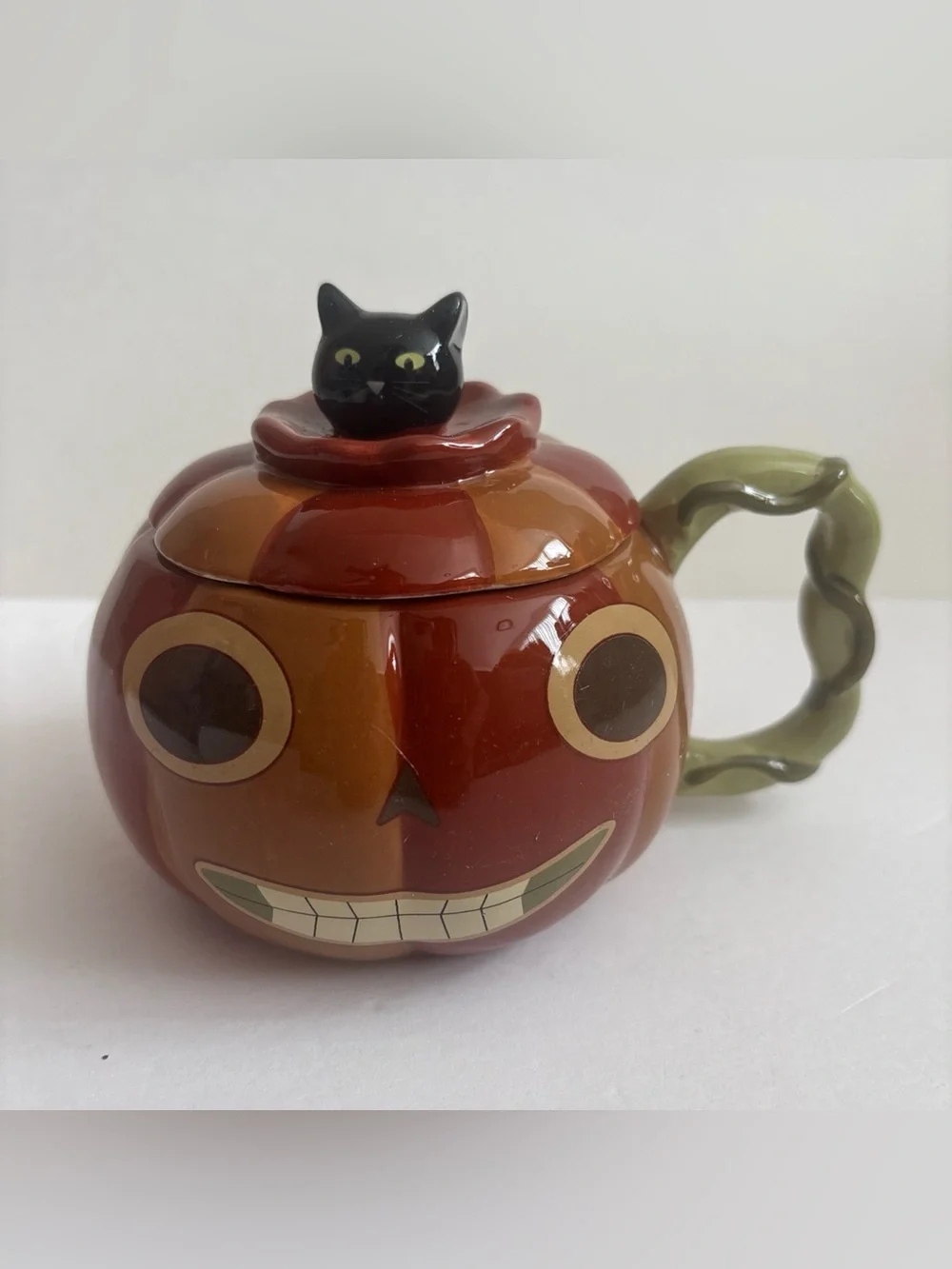 Over The Garden Wall Enoch Pumpkin Mug With Lid  And Black Cat Peeking On Top